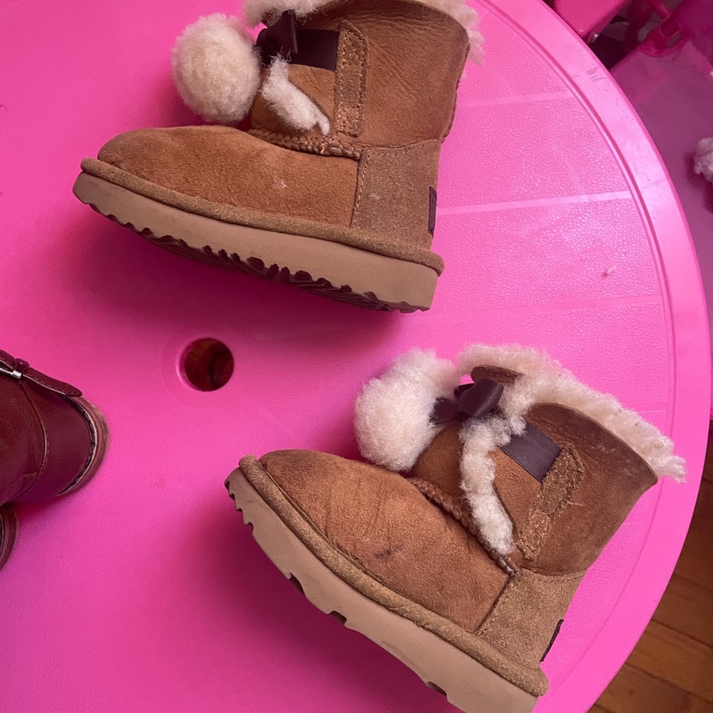 Good condition uggs - Picture 3 of 3